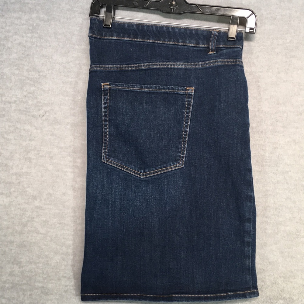 LANE BRYANT Flex Magic Waistband Mid-Rise Girlfriend Stretch Jean Shorts
